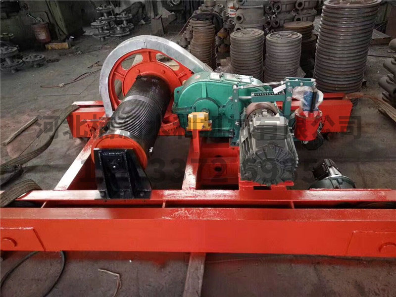 QPT型移動(dòng)臺(tái)車式卷?yè)P(yáng)啟閉機(jī)